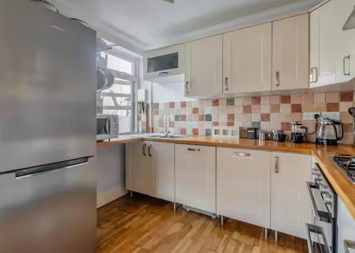 Casa de Férias Period With Original Features Near Harbourside And North Street Bristol