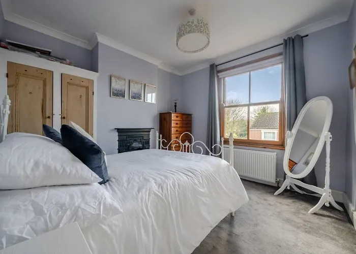 Casa de Férias Period With Original Features Near Harbourside And North Street Bristol