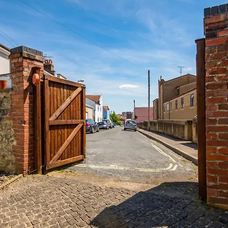 Period With Original Features Near Harbourside And North Street Dom wakacyjny